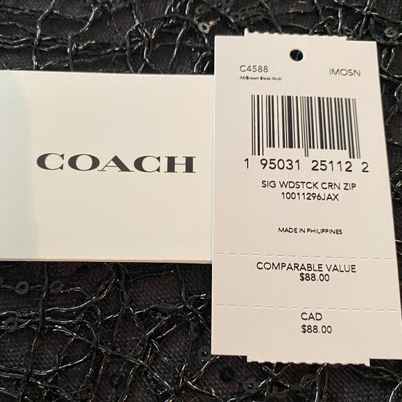 Coach X Peanuts Woodstock Wristlet - Picture 3 of 5